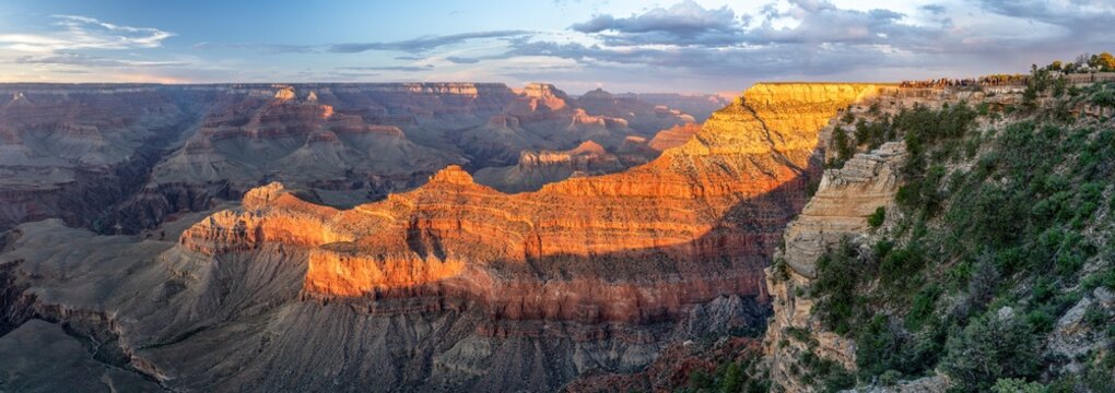 Mather Point sunset Panorama, Grand Canyon South Rim, Arizona, USA