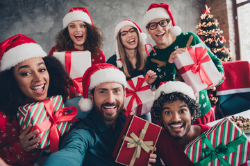 Photo of six office workers hold giftbox make selfie corporate party business center indoors