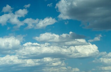 Obraz premium Blue sky with white clouds