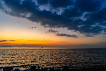朝焼けの海と空と雲20231017-2