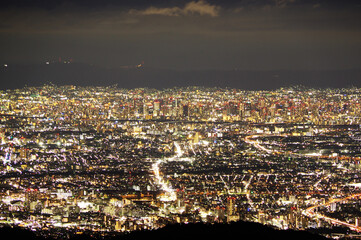 大都会の夜景と光の道
