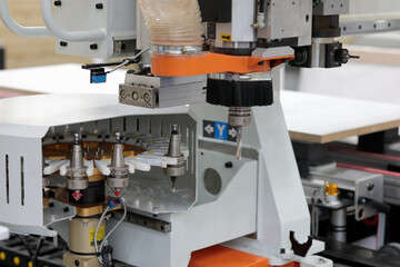 CNC router with ATC and round tool magazine