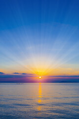 琵琶湖畔の朝日