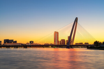 Obraz premium River and bridge in Xi'an city, China, sunset