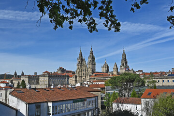 Obraz premium Santiago de Compostela, Galizia, panorama sulla cattedrale e la città antica dalla salita al Parque della Alameda - Spagna