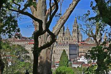 Santiago de Compostela, Galizia, panorama sulla cattedrale e la città antica dalla salita al Parque della Alameda - Spagna
