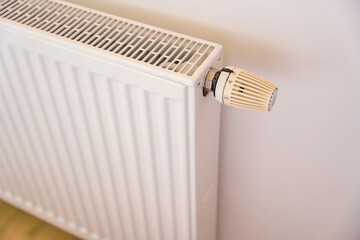 The temperature knob on the radiator thermostat marks the beginning of the heating season