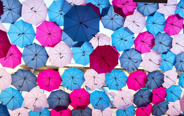 Naklejka premium pattern with umbrellas