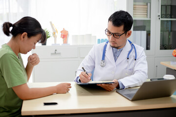 Fototapeta premium Patients visit their doctor to seek advice about their health, describing their symptoms and hoping to receive a diagnosis and treatment plan for their condition after the consultation.