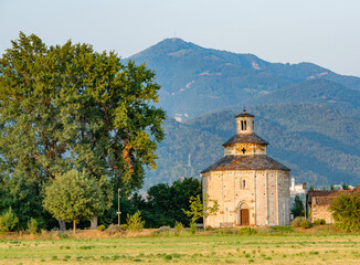 Rotonda di San Tomè building in Romanesque style