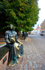 Pomnik wybitnego astronoma, mieszkańca zamku olsztyńskiego, Olsztyn, Polska. Monument to an outstanding astronomer, resident of the Olsztyn Castle, Olsztyn, Poland © 123108 Aneta