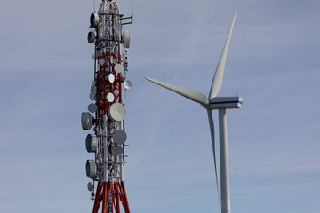 Repeater antennas, repeater antennas, mobile telephony, repeater antenna tower