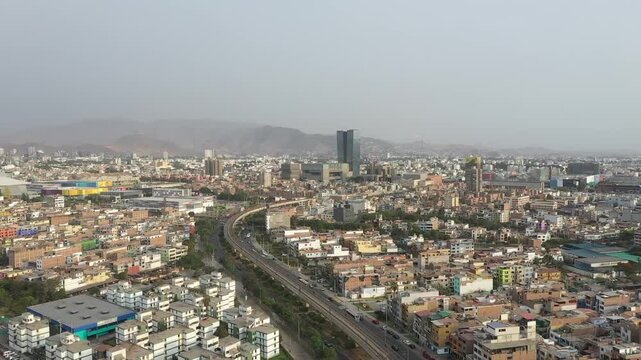toma a&eacute;rea con one sobre ciudad. Lima Per&uacute;, distrito de San Borja
