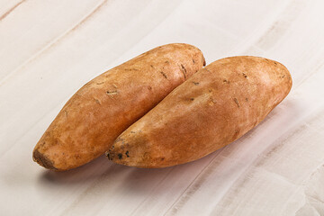 Raw batat root for baked