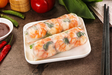 Vietnamese spring roll with prawn
