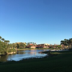 Obraz premium view of the river in the city of the city