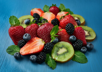 Obraz premium Vibrant Assortment of Fresh Fruits Display