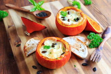 gefüllter hokkaido kürbis