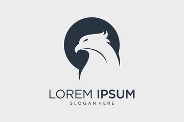 Obraz premium Eagle logo design eagle head vector illustration with circle concept and creative idea