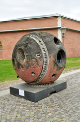 The lander of topographical satellite "Comet" in Peter and Paul fortress in Saint-Petersburg, Russia © syntheticmessiah