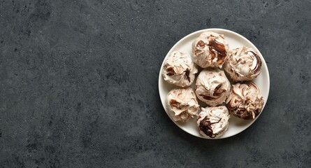 Chocolate meringue cookies