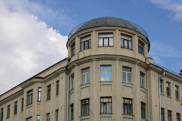 Exploring the Architectural Details of This Historic Buildings Unique Design and Beauty
