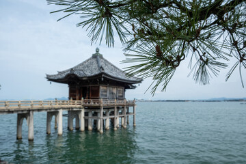 Obraz premium Ukimido temple hall floating on Lake Biwa, belonging to Mangetsu-ji Buddhist temple in Otsu city, Japan