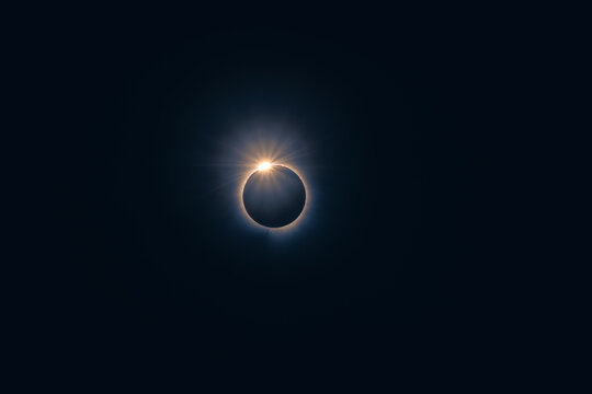 Eclipse - Diamond Ring - Powered by Adobe