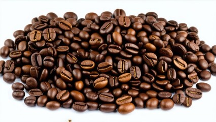 Obraz premium Many roasted coffee beans isolated on white, top view