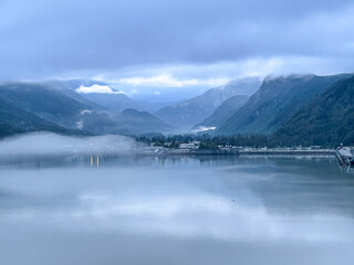 Obraz premium lake and mountains