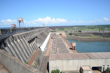 Usina geração energia elétrica, hidroelétrica © ROMARIO