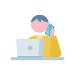 PCの前で電話をする男性