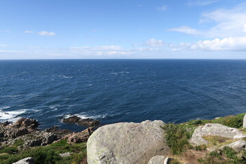 Blick auf die Ostsee in der Nähe des Leuchtturms Kullens fyr auf der Halbinsel Kullen in der...