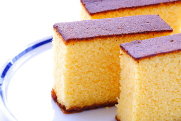 ポルトガルに由来する和菓子のカステラ
