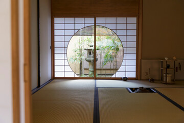 一条恵観山荘　丸窓の茶室（神奈川県鎌倉市）