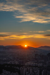 Obraz premium Sunrise Over Seoul from Ansan