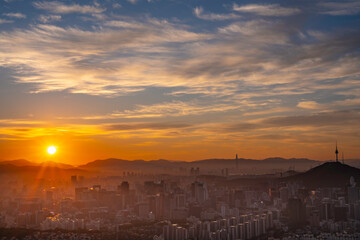 Obraz premium Sunrise View from Seodaemun Ansan