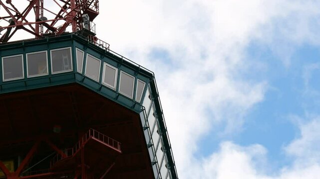 さっぽろテレビ塔の展望台と空