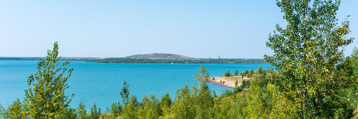 Der Störmthaler See bei Leipzig im Spätsommer