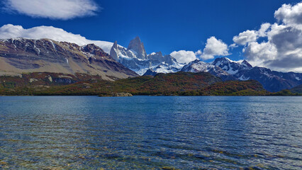 Laguna en ruta de Fitz Roy, Patagonia Argentina
