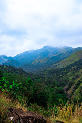 Obraz premium the mountain morning is a tranquil invitation to breathe deeply, reflect, and soak in the beauty of nature awakening.