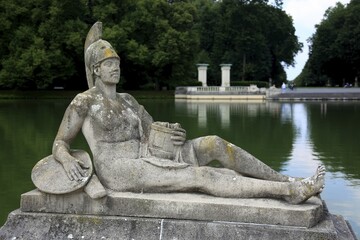 Obraz premium Monument in the sculpture garden, Nordkirchen Castle, baroque castle complex in the southern Münsterland, moated castle, Coesfeld district, North Rhine-Westphalia, Germany, Europe