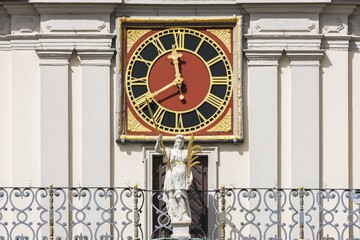 City hall clock at the Lüneburger Rathaus, Lüneburg, Lower Saxony, Germany, Europe