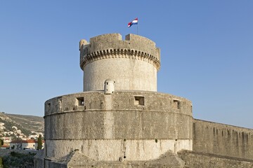 Minceta-Fort with croatic national flag, city wall, old town, Dubrovnik, Croatia, Europe