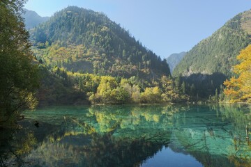 Obraz premium Colorful Lake, Jiuzhaigou National Park, Sichuan Province, China, Asia