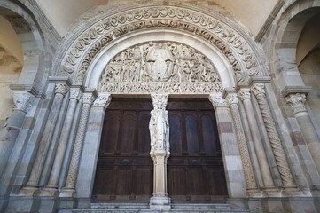 Romanesque tympanum, 1130, Cathedral of Saint Lazarus, Autun, Saône-et-Loire, France, Europe