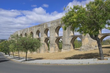 Obraz premium 16th century Amoreira aqueduct, Elvas, Alentejo, Portugal, Europe
