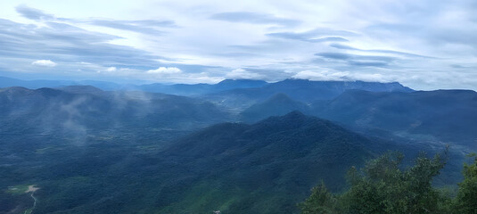 Fototapeta premium view of the mountains