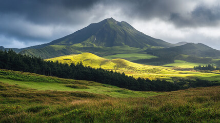 Fototapeta premium Serene landscape showcasing a green mountain under dramatic skies on a peaceful day