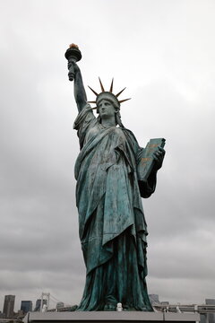 自由の女神 Images – Browse 1,172 Stock Photos, Vectors, and Video